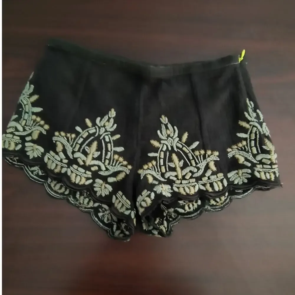 Free people Embroidered Casual Boho Shorts Wmn's Sz XS Brown Scalloped Textured